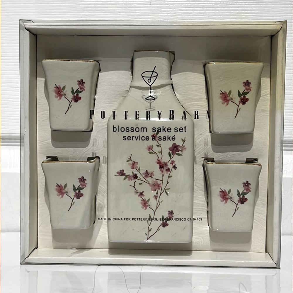 🎉🎉 Host Pick!🎉🎉NIB  Pottery Barn Cherry Blossom Sake Set